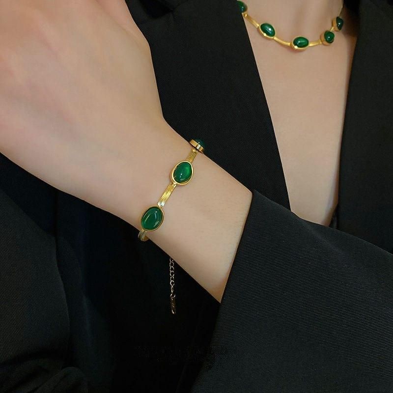 "Luxa Jewels- Emerald Gold Pendant Necklace & Bracelet Set